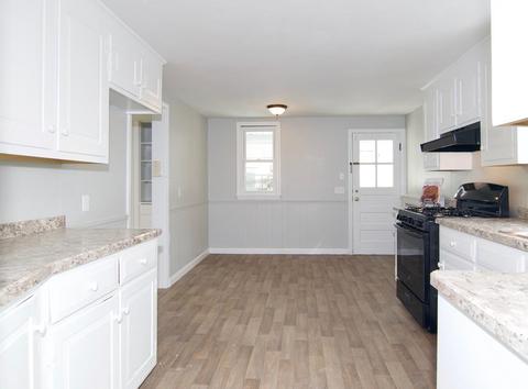 19 Meredith St, Springfield, MA 01108 photo 8