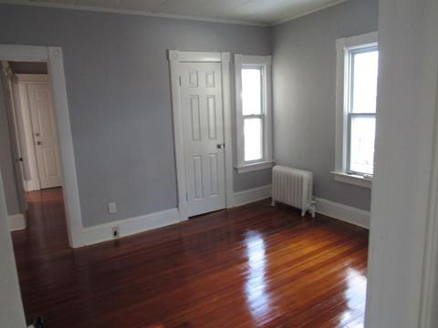 35 Daytona St, Springfield, MA 01108 photo 11