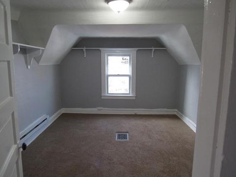 35 Daytona St, Springfield, MA 01108 photo 12