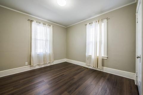 21 Old Point St, Springfield, MA 01109 photo 14