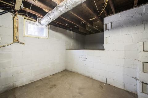 21 Old Point St, Springfield, MA 01109 photo 29