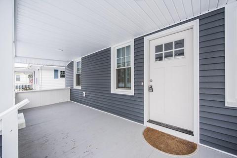 21 Old Point St, Springfield, MA 01109 photo 5