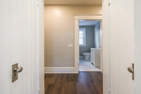 21 Old Point St, Springfield, MA 01109 photo 12
