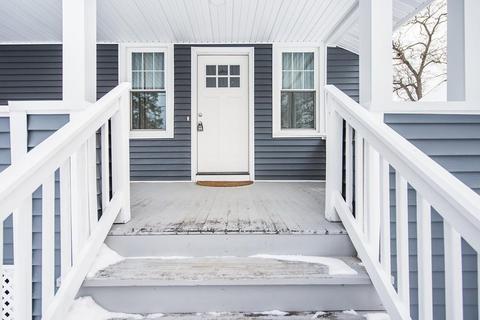 21 Old Point St, Springfield, MA 01109 photo 4