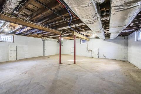 21 Old Point St, Springfield, MA 01109 photo 27