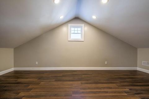 21 Old Point St, Springfield, MA 01109 photo 20