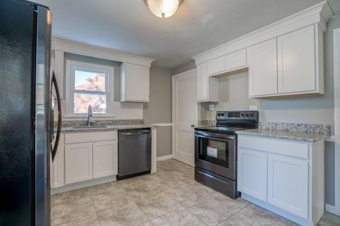 110 Gilman St, Springfield, MA 01118 photo 2