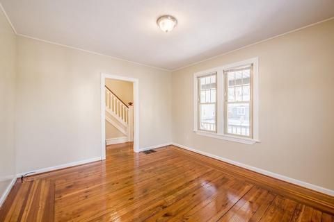 17 Van Ness St, Springfield, MA 01107 photo 5