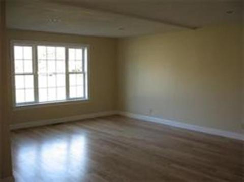8 Caddyshack Dr, Chicopee, MA 01020 photo 3
