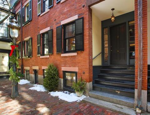 3 Sentry Hill Pl, Boston, MA 02114 photo 1