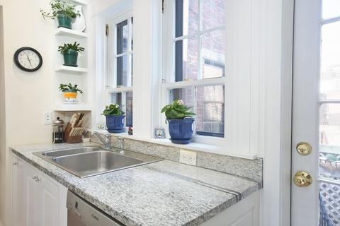 3 Sentry Hill Pl, Boston, MA 02114 photo 8