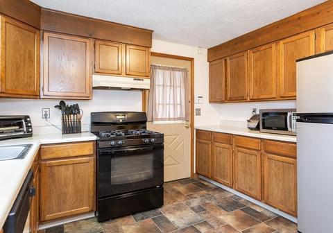 820 Roosevelt Ave, Springfield, MA 01109 photo 10