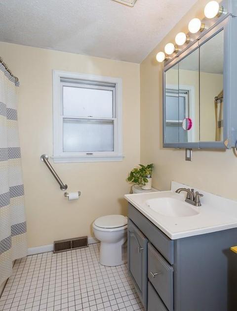 820 Roosevelt Ave, Springfield, MA 01109 photo 15