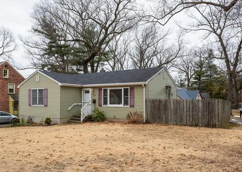820 Roosevelt Ave, Springfield, MA 01109 photo 2