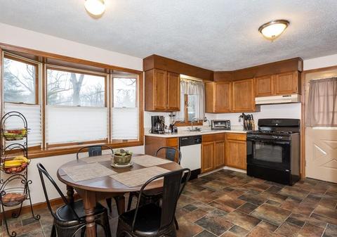 820 Roosevelt Ave, Springfield, MA 01109 photo 8
