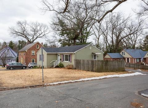 820 Roosevelt Ave, Springfield, MA 01109 photo 3