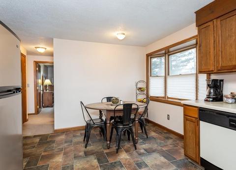 820 Roosevelt Ave, Springfield, MA 01109 photo 12