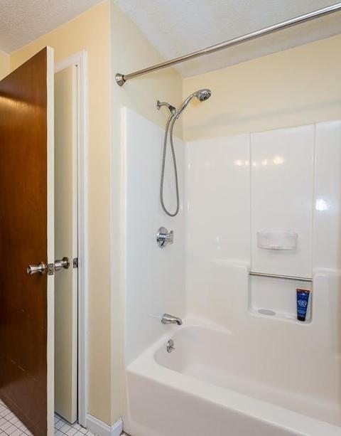 820 Roosevelt Ave, Springfield, MA 01109 photo 16