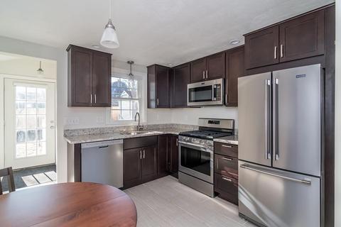 28 Pratt Ave, Dedham, MA 02026 photo 8