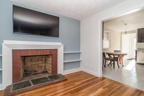 28 Pratt Ave, Dedham, MA 02026 photo 6