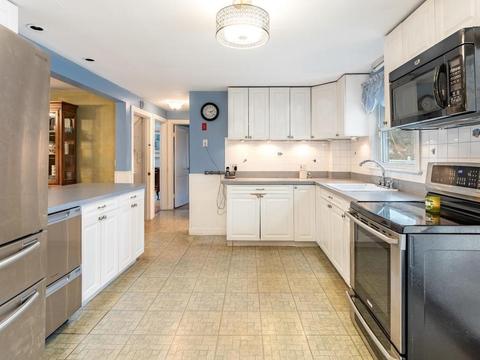 53 Wescroft Rd, Reading, MA 01867 photo 3