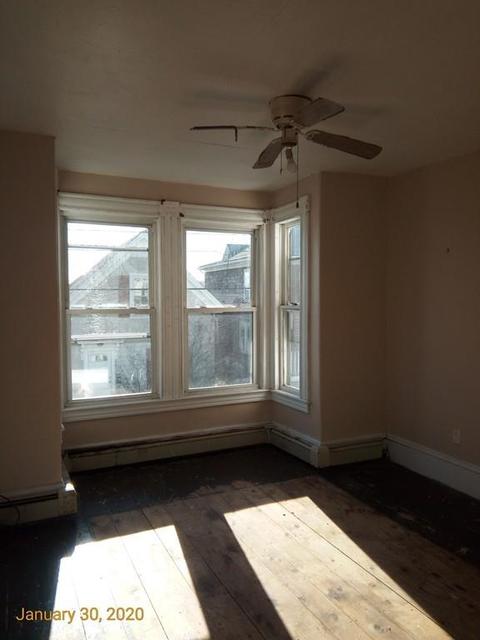 18 Taylor St, Gloucester, MA 01930 photo 7