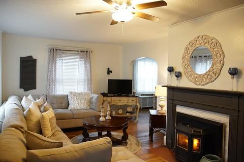 11 Biltmore St, Springfield, MA 01108 photo 4