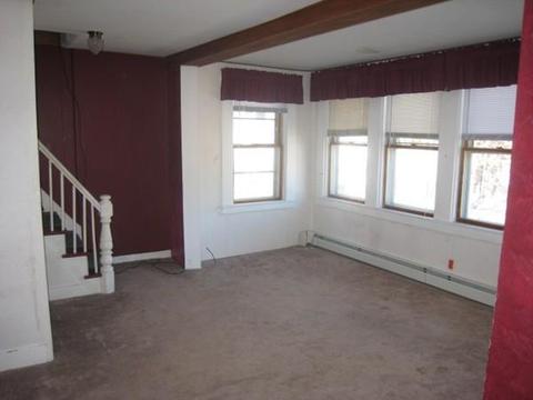 9 Cross St, Gloucester, MA 01930 photo 3