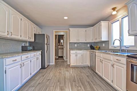 55 Hitching Post Dr, Walpole, MA 02081 photo 7