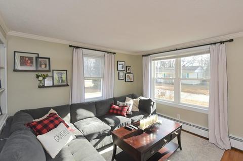 4 Maple Dr, Blackstone, MA 01504 photo 4