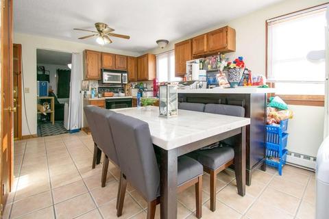 324 Oak St, Springfield, MA 01151 photo 3
