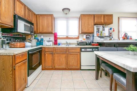 324 Oak St, Springfield, MA 01151 photo 5