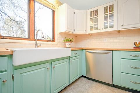 1274 Berkshire Ave, Springfield, MA 01151 photo 8