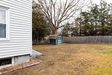 47 Harvard St, Chicopee, MA 01020 photo 3