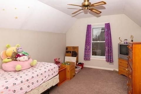 47 Harvard St, Chicopee, MA 01020 photo 18