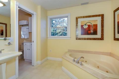 40 Laurel Ln, Canton, MA 02021 photo 24