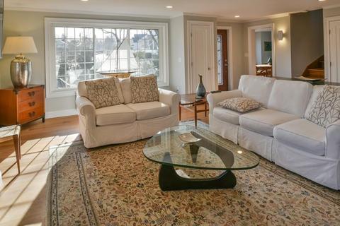 34 Beach St, Marblehead, MA 01945 photo 5