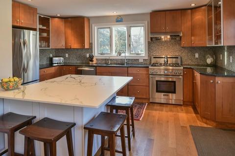 34 Beach St, Marblehead, MA 01945 photo 9