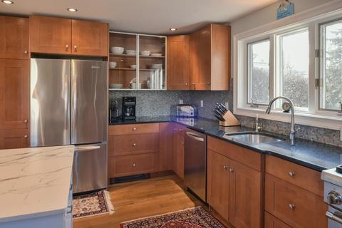 34 Beach St, Marblehead, MA 01945 photo 8