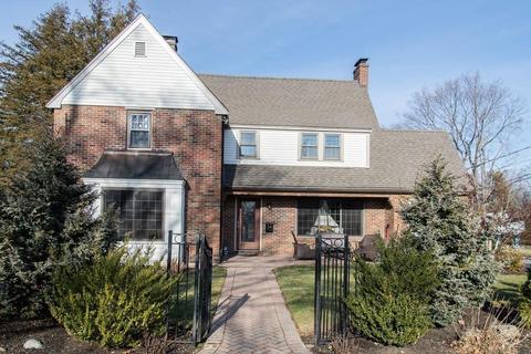 34 Beach St, Marblehead, MA 01945 photo 1