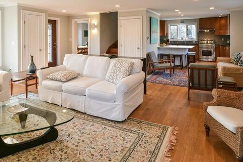 34 Beach St, Marblehead, MA 01945 photo 4