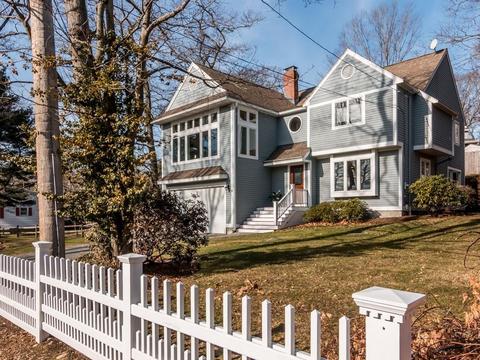 4 Hesperus Cir, Gloucester, MA 01930 photo 1