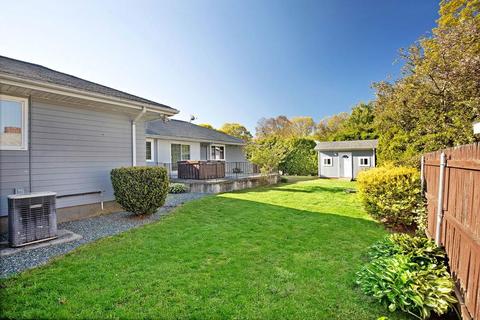 11 Highcrest Rd, Fall River, MA 02720 photo 5
