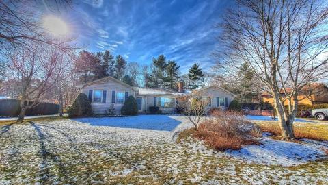 23 Fairway Dr, Acushnet, MA 02743 photo 1