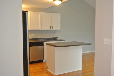 77 Ledgecrest Dr, Worcester, MA 01603 photo 4