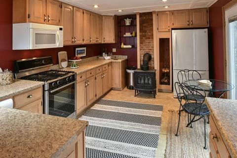 6 Maple St, Gloucester, MA 01930 photo 6
