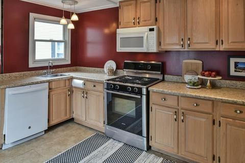 6 Maple St, Gloucester, MA 01930 photo 7