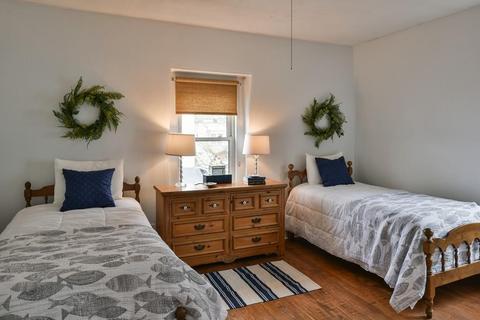 6 Maple St, Gloucester, MA 01930 photo 11