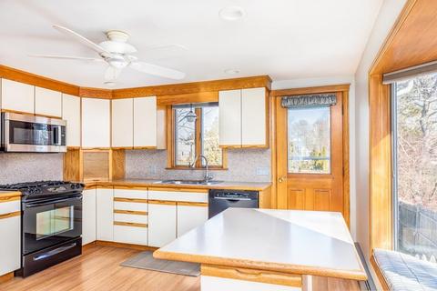 21 Beverly Ave, Marblehead, MA 01945 photo 4