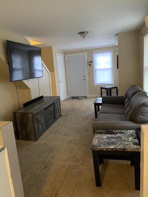 16 Hampden St, Springfield, MA 01151 photo 9